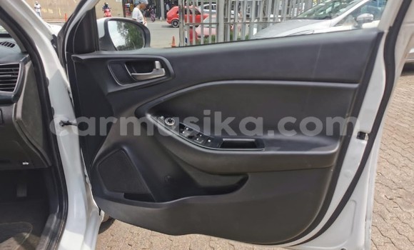 Acheter Occasion Voiture Hyundai i20 Blanc à Avondale, Harare Acheter Occasion Voiture Hyundai i20 Blanc à Avondale, Harare