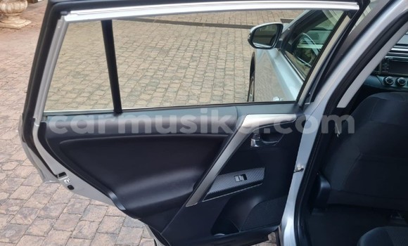 Acheter Occasion Voiture Toyota RAV4 Gris à Borrowdale, Harare Acheter Occasion Voiture Toyota RAV4 Gris à Borrowdale, Harare