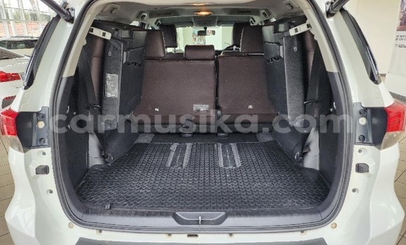 Acheter Occasion Voiture Toyota Fortuner Blanc à Epworth, Harare Acheter Occasion Voiture Toyota Fortuner Blanc à Epworth, Harare