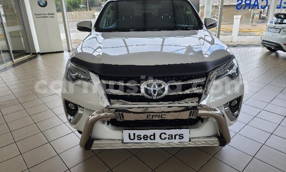 Acheter Occasion Voiture Toyota Fortuner Blanc à Epworth, Harare Acheter Occasion Voiture Toyota Fortuner Blanc à Epworth, Harare