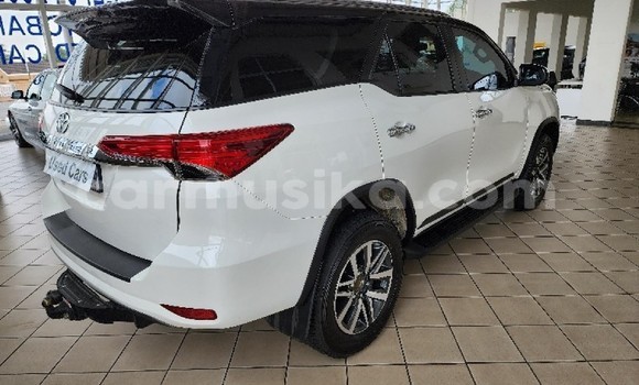 Acheter Occasion Voiture Toyota Fortuner Blanc à Epworth, Harare Acheter Occasion Voiture Toyota Fortuner Blanc à Epworth, Harare