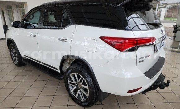 Acheter Occasion Voiture Toyota Fortuner Blanc à Epworth, Harare Acheter Occasion Voiture Toyota Fortuner Blanc à Epworth, Harare