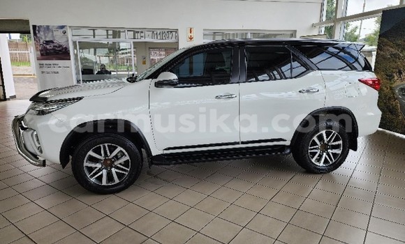 Acheter Occasion Voiture Toyota Fortuner Blanc à Epworth, Harare Acheter Occasion Voiture Toyota Fortuner Blanc à Epworth, Harare