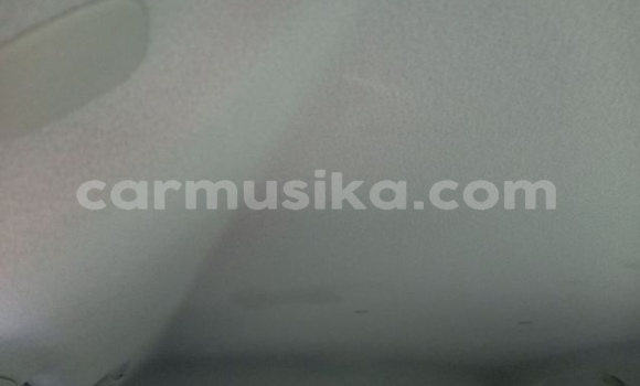 Nunua Ilio tumika Toyota Vitz Nyekundu Gari ndani ya Beitbridge nchini Matabeleland Kusini Nunua Ilio tumika Toyota Vitz Nyekundu Gari ndani ya Beitbridge nchini Matabeleland Kusini