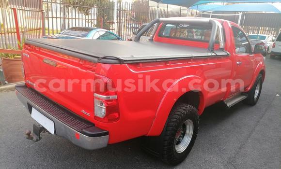Buy Used Toyota Hilux Red Car in Beitbridge in Matabeleland South Buy Used Toyota Hilux Red Car in Beitbridge in Matabeleland South