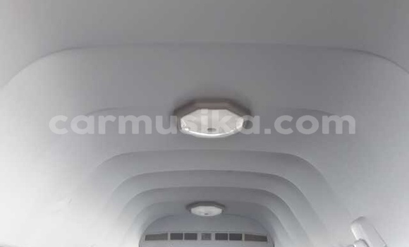 Acheter Occasion Voiture Toyota Hiace Blanc à Beitbridge, Matabeleland South Acheter Occasion Voiture Toyota Hiace Blanc à Beitbridge, Matabeleland South