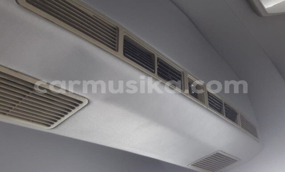 Acheter Occasion Voiture Toyota Hiace Blanc à Beitbridge, Matabeleland South Acheter Occasion Voiture Toyota Hiace Blanc à Beitbridge, Matabeleland South