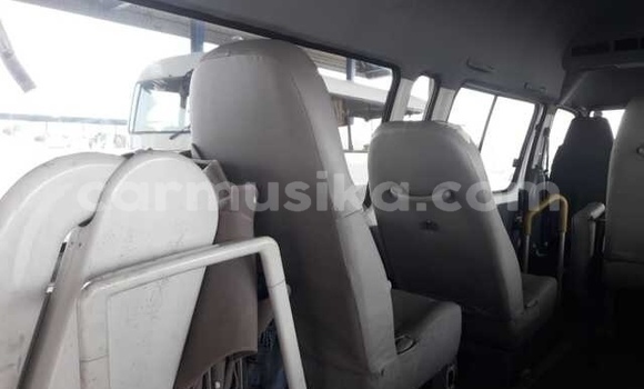 Acheter Occasion Voiture Toyota Hiace Blanc à Beitbridge, Matabeleland South Acheter Occasion Voiture Toyota Hiace Blanc à Beitbridge, Matabeleland South