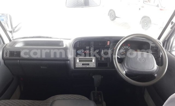 Acheter Occasion Voiture Toyota Hiace Blanc à Beitbridge, Matabeleland South Acheter Occasion Voiture Toyota Hiace Blanc à Beitbridge, Matabeleland South
