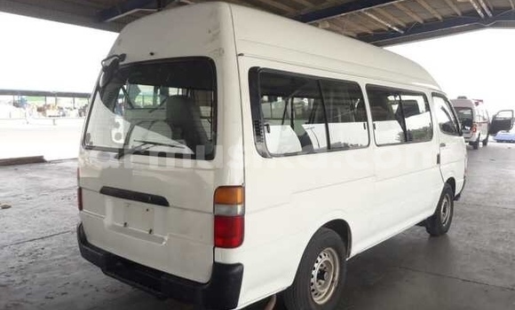 Acheter Occasion Voiture Toyota Hiace Blanc à Beitbridge, Matabeleland South Acheter Occasion Voiture Toyota Hiace Blanc à Beitbridge, Matabeleland South