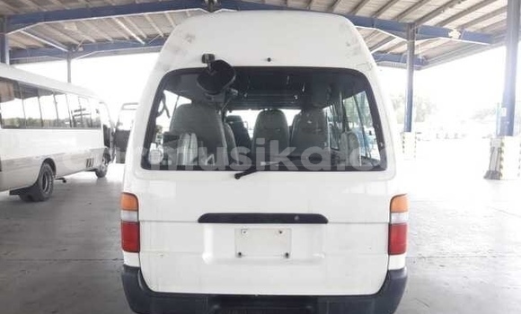 Acheter Occasion Voiture Toyota Hiace Blanc à Beitbridge, Matabeleland South Acheter Occasion Voiture Toyota Hiace Blanc à Beitbridge, Matabeleland South