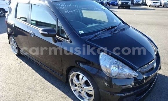 Nunua Ilio tumika Honda Fit Nyeusi Gari ndani ya Beitbridge nchini Matabeleland Kusini