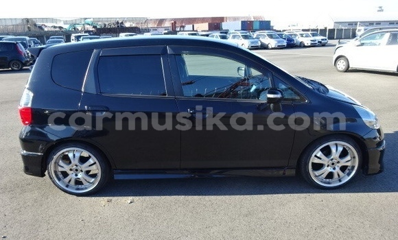 Acheter Occasion Voiture Honda Fit Noir à Beitbridge, Matabeleland South Acheter Occasion Voiture Honda Fit Noir à Beitbridge, Matabeleland South