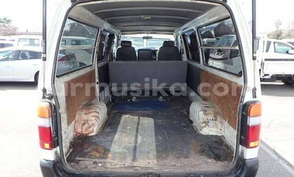 Buy Used Toyota Hiace White Car in Beitbridge in Matabeleland South Buy Used Toyota Hiace White Car in Beitbridge in Matabeleland South