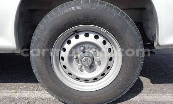 Buy Used Toyota Hiace White Car in Beitbridge in Matabeleland South Buy Used Toyota Hiace White Car in Beitbridge in Matabeleland South