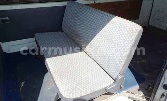 Buy Used Toyota Hiace White Car in Beitbridge in Matabeleland South Buy Used Toyota Hiace White Car in Beitbridge in Matabeleland South