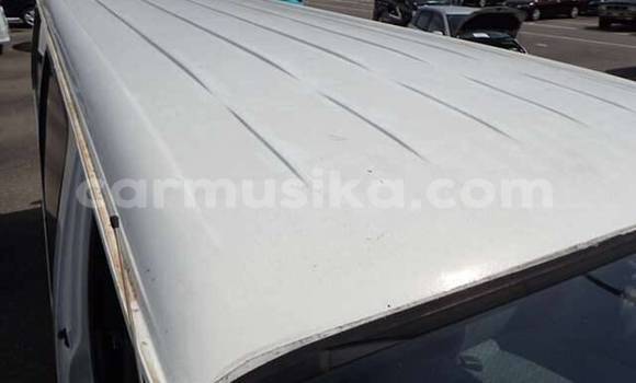 Buy Used Toyota Hiace White Car in Beitbridge in Matabeleland South Buy Used Toyota Hiace White Car in Beitbridge in Matabeleland South