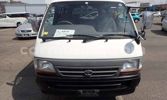 Buy Used Toyota Hiace White Car in Beitbridge in Matabeleland South Buy Used Toyota Hiace White Car in Beitbridge in Matabeleland South