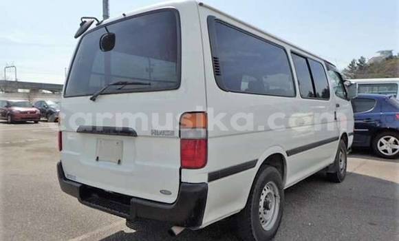 Buy Used Toyota Hiace White Car in Beitbridge in Matabeleland South Buy Used Toyota Hiace White Car in Beitbridge in Matabeleland South