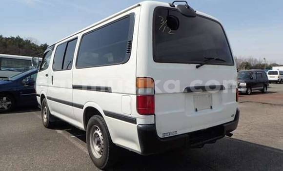Buy Used Toyota Hiace White Car in Beitbridge in Matabeleland South Buy Used Toyota Hiace White Car in Beitbridge in Matabeleland South