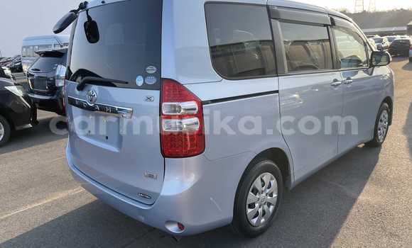 Buy Used Toyota Noah Silver Car in Beitbridge in Matabeleland South Buy Used Toyota Noah Silver Car in Beitbridge in Matabeleland South