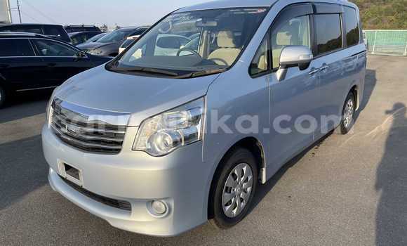 Buy Used Toyota Noah Silver Car in Beitbridge in Matabeleland South Buy Used Toyota Noah Silver Car in Beitbridge in Matabeleland South