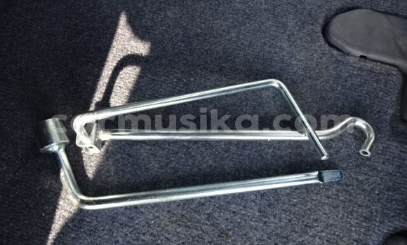 Tenga Tsaru Toyota Noah Zvimwe Mota in Beitbridge in Matabeleland South Tenga Tsaru Toyota Noah Zvimwe Mota in Beitbridge in Matabeleland South