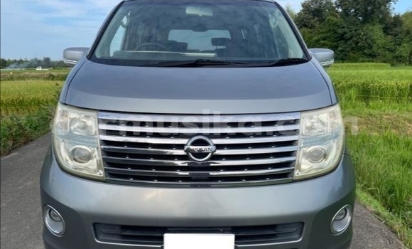 Tenga Tsaru Nissan Elgrand Zvimwe Mota in Beitbridge in Matabeleland South Tenga Tsaru Nissan Elgrand Zvimwe Mota in Beitbridge in Matabeleland South