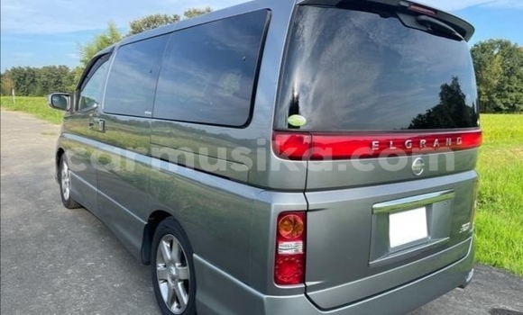 Tenga Tsaru Nissan Elgrand Zvimwe Mota in Beitbridge in Matabeleland South Tenga Tsaru Nissan Elgrand Zvimwe Mota in Beitbridge in Matabeleland South