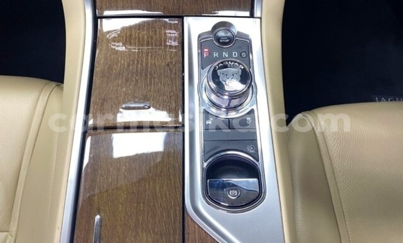 Acheter Occasion Voiture Jaguar XF Beige à Beitbridge, Matabeleland South Acheter Occasion Voiture Jaguar XF Beige à Beitbridge, Matabeleland South