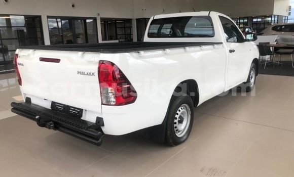 Buy Used Toyota Hilux White Car in Beitbridge in Matabeleland South Buy Used Toyota Hilux White Car in Beitbridge in Matabeleland South