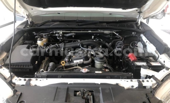 Buy Used Toyota Hilux White Car in Beitbridge in Matabeleland South Buy Used Toyota Hilux White Car in Beitbridge in Matabeleland South