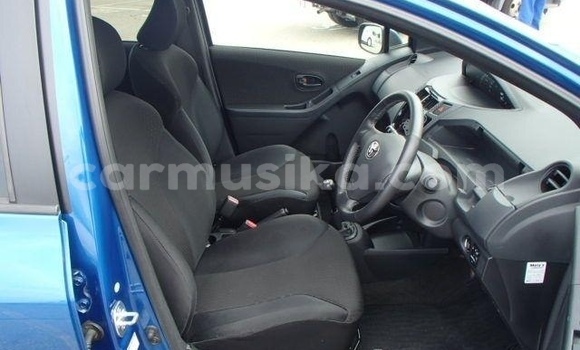 Buy Used Toyota Vitz Blue Car in Beitbridge in Matabeleland South Buy Used Toyota Vitz Blue Car in Beitbridge in Matabeleland South