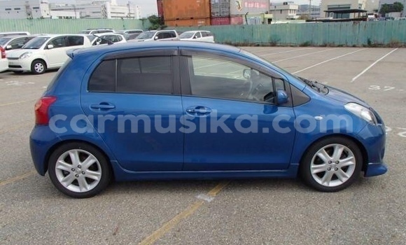 Buy Used Toyota Vitz Blue Car in Beitbridge in Matabeleland South Buy Used Toyota Vitz Blue Car in Beitbridge in Matabeleland South