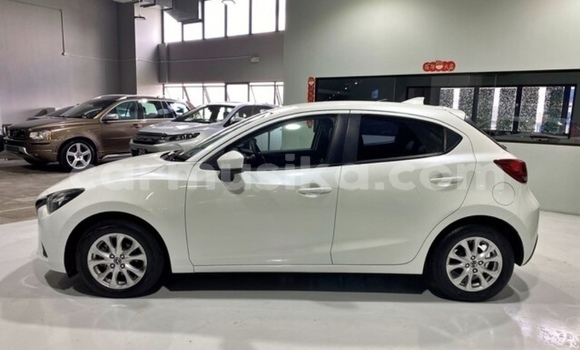 Buy Used Mazda 2 White Car in Beitbridge in Matabeleland South Buy Used Mazda 2 White Car in Beitbridge in Matabeleland South