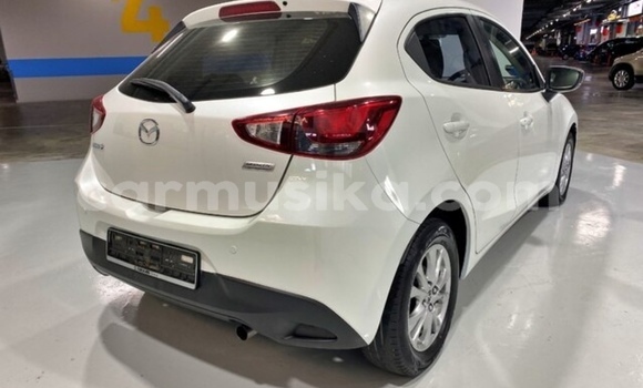 Buy Used Mazda 2 White Car in Beitbridge in Matabeleland South Buy Used Mazda 2 White Car in Beitbridge in Matabeleland South