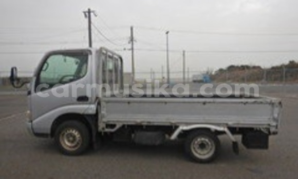Buy Used Toyota Dyna Silver Truck in Beitbridge in Matabeleland South Buy Used Toyota Dyna Silver Truck in Beitbridge in Matabeleland South