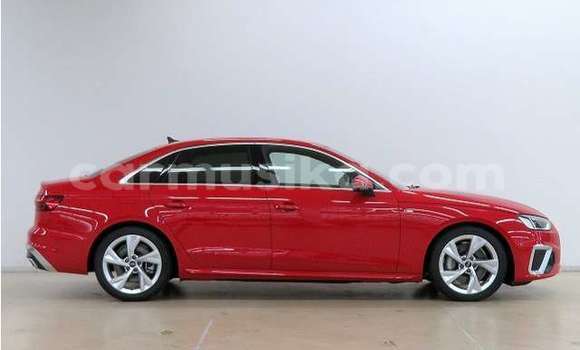 Acheter Occasion Voiture Audi A4 Rouge à Beitbridge, Matabeleland South Acheter Occasion Voiture Audi A4 Rouge à Beitbridge, Matabeleland South