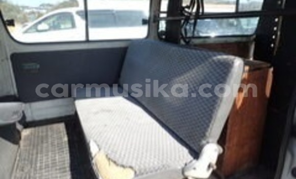 Acheter Occasion Voiture Toyota Hiace Blanc à Beitbridge, Matabeleland South Acheter Occasion Voiture Toyota Hiace Blanc à Beitbridge, Matabeleland South