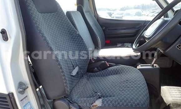 Acheter Occasion Voiture Toyota Hiace Blanc à Beitbridge, Matabeleland South Acheter Occasion Voiture Toyota Hiace Blanc à Beitbridge, Matabeleland South