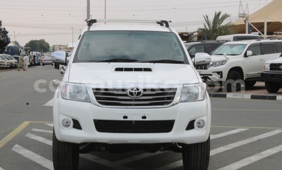 Nunua Ilio tumika Toyota Hilux Nyeupe Gari ndani ya Beitbridge nchini Matabeleland Kusini Nunua Ilio tumika Toyota Hilux Nyeupe Gari ndani ya Beitbridge nchini Matabeleland Kusini