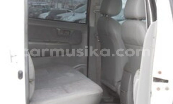 Nunua Ilio tumika Toyota Hilux Nyeupe Gari ndani ya Beitbridge nchini Matabeleland Kusini Nunua Ilio tumika Toyota Hilux Nyeupe Gari ndani ya Beitbridge nchini Matabeleland Kusini