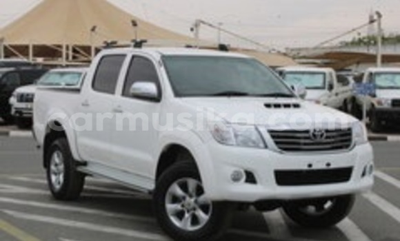 Nunua Ilio tumika Toyota Hilux Nyeupe Gari ndani ya Beitbridge nchini Matabeleland Kusini Nunua Ilio tumika Toyota Hilux Nyeupe Gari ndani ya Beitbridge nchini Matabeleland Kusini