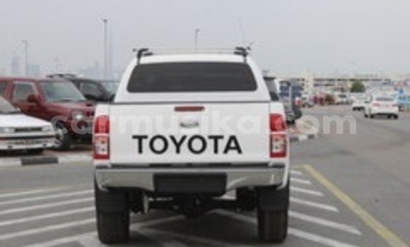 Nunua Ilio tumika Toyota Hilux Nyeupe Gari ndani ya Beitbridge nchini Matabeleland Kusini Nunua Ilio tumika Toyota Hilux Nyeupe Gari ndani ya Beitbridge nchini Matabeleland Kusini