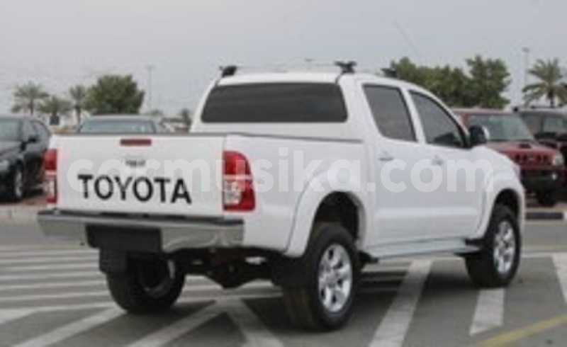 Big with watermark toyota hilux matabeleland south beitbridge 32488