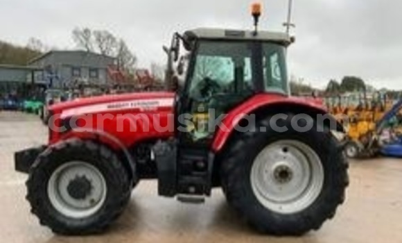 Acheter Import Utilitaire Hino 300 Rouge à Beitbridge, Matabeleland South Acheter Import Utilitaire Hino 300 Rouge à Beitbridge, Matabeleland South