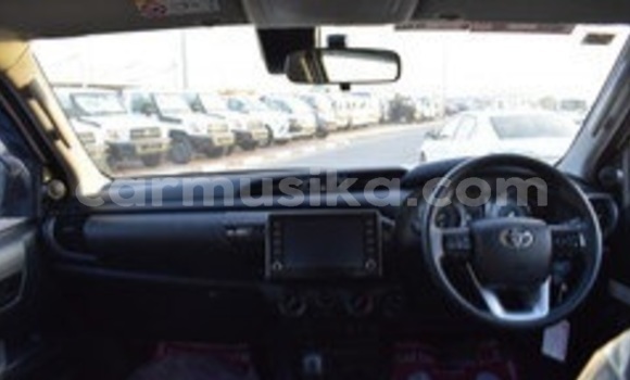 Buy Used Toyota Hilux White Car in Beitbridge in Matabeleland South Buy Used Toyota Hilux White Car in Beitbridge in Matabeleland South