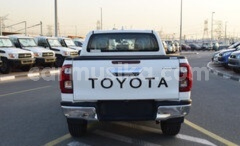 Big with watermark toyota hilux matabeleland south beitbridge 32490