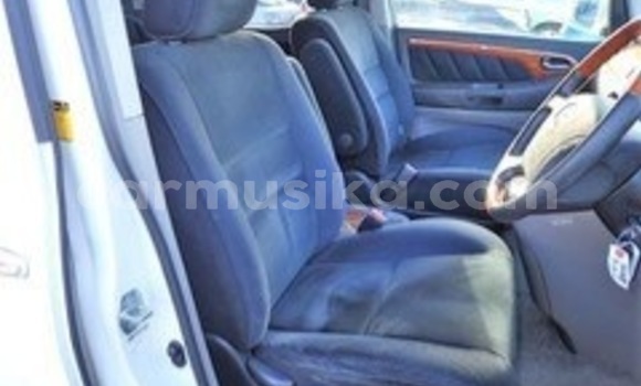 Acheter Occasion Voiture Toyota Alphard Blanc à Beitbridge, Matabeleland South Acheter Occasion Voiture Toyota Alphard Blanc à Beitbridge, Matabeleland South