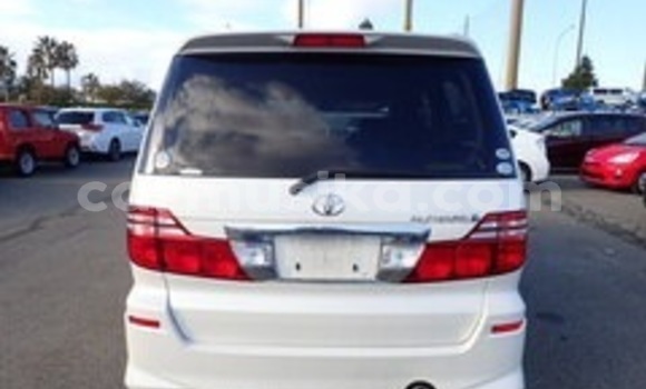 Acheter Occasion Voiture Toyota Alphard Blanc à Beitbridge, Matabeleland South Acheter Occasion Voiture Toyota Alphard Blanc à Beitbridge, Matabeleland South